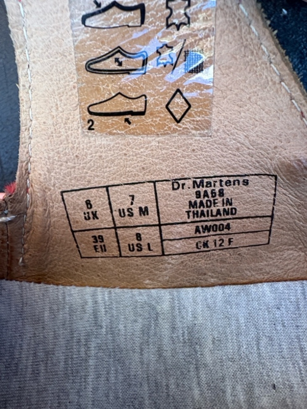 Dr. Martens Women’s Tan and Black Leather Insole Label size 8 L/ 8 M - Picture 9 of 11